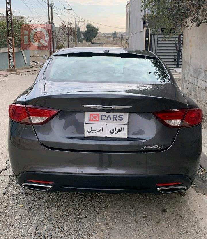 كرايسلر 200